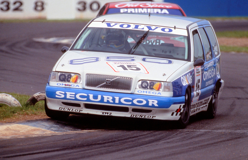 Illustration for article titled Volvo's 850 Wagon Racer Was All Sorts Of Two Wheeling Awesome Insanity